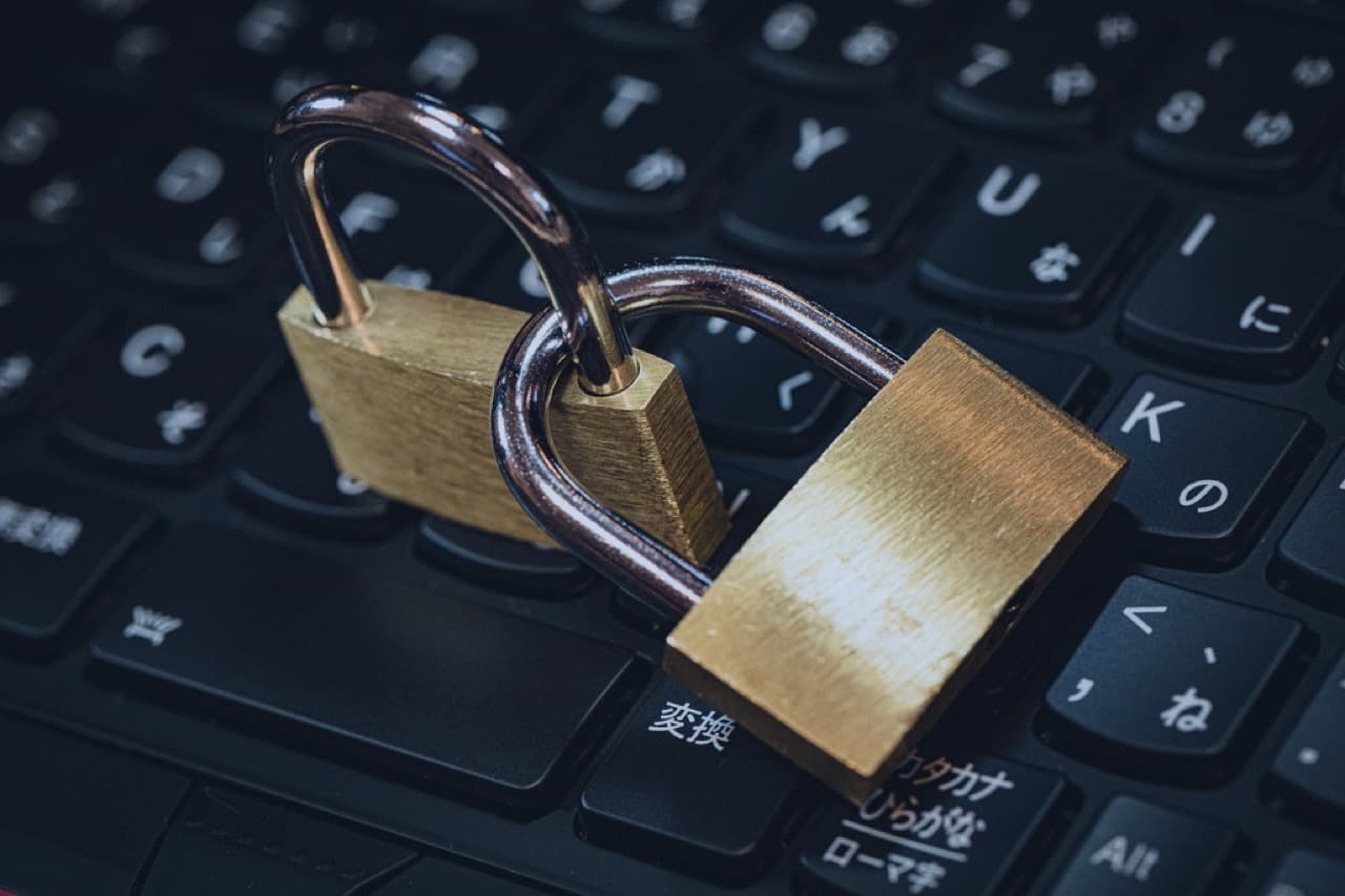 A secrets-vault MCP server for AI agents (Bitwarden-backed)